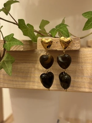 Boucle d’oreille cœur et pierre en résine pendantes