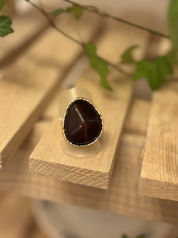 Bague ornée d’une pierre