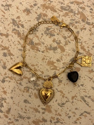 Bracelet breloque cœur couronne et pierre noir