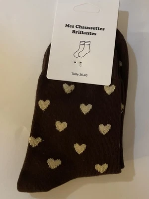 Chaussettes brillantes à cœurs dorés